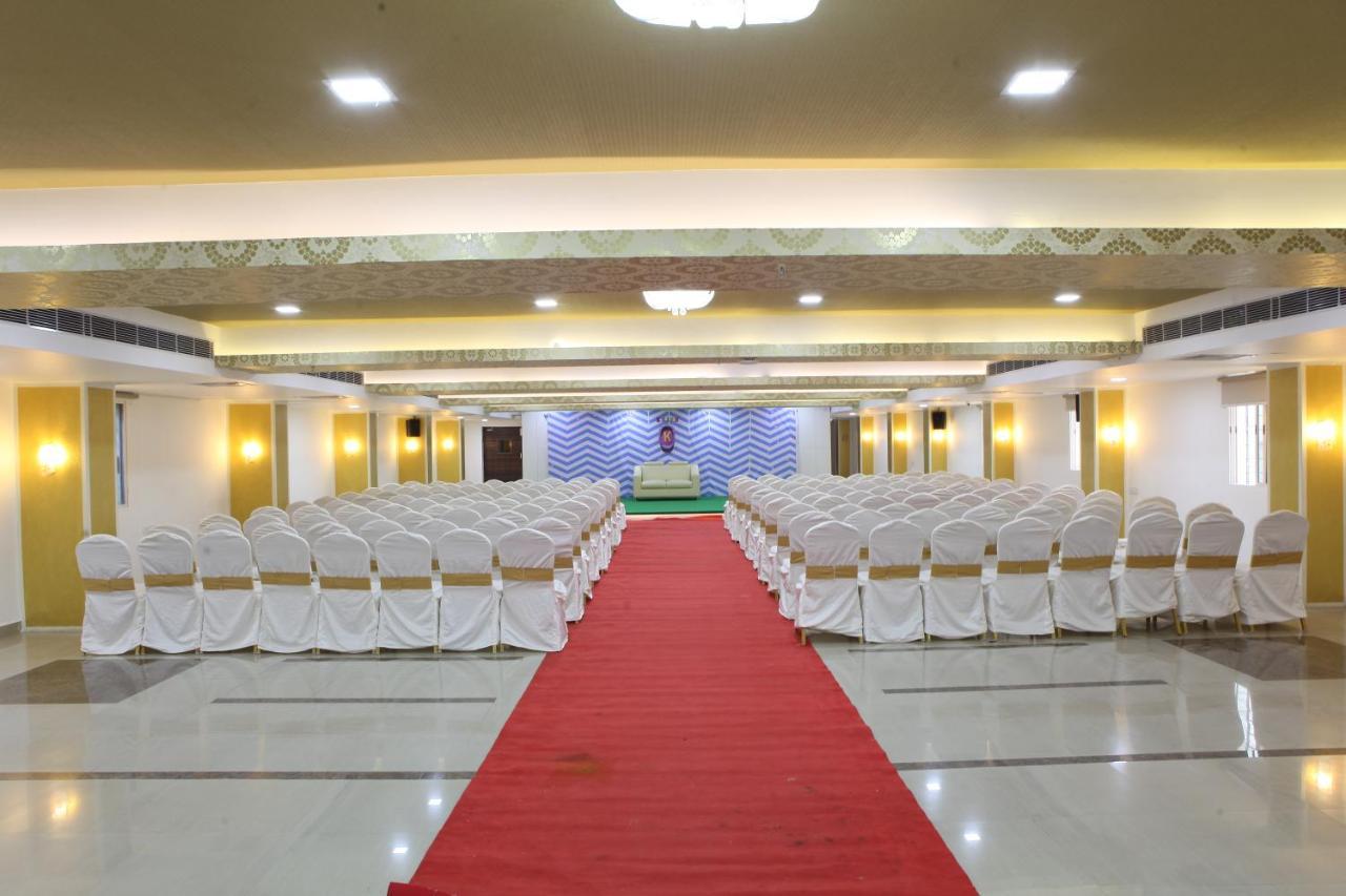 Nova Pride Hotel Хайдарабад Экстерьер фото